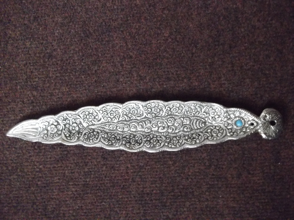 Decorated leaf shape