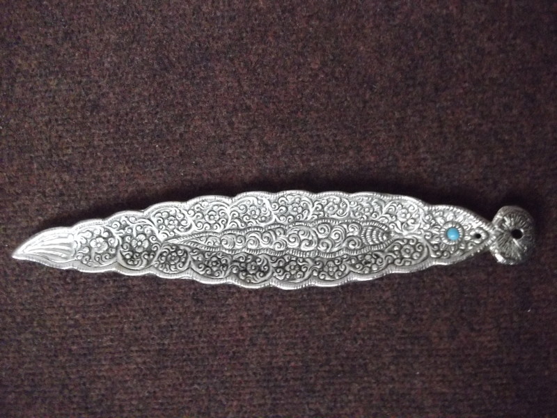 Decorated leaf shape